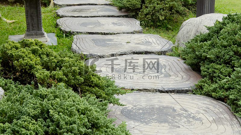 室内垂直绿化植物材质对比：材质特性与适用场景解析